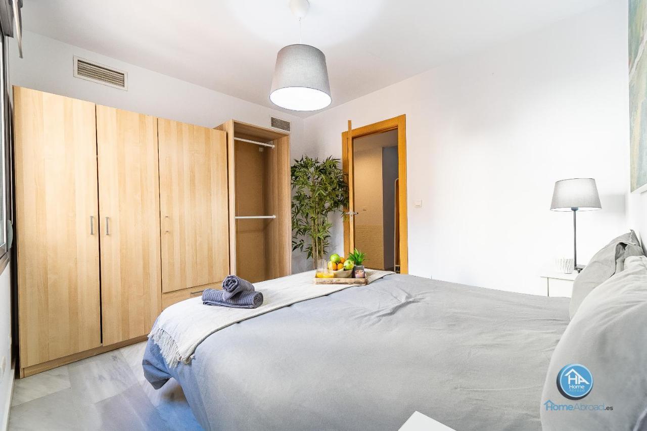 Paseo De La Salud Apartment Малага Екстериор снимка