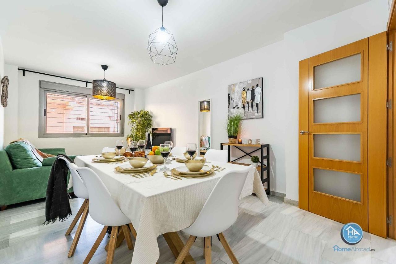 Paseo De La Salud Apartment Малага Екстериор снимка
