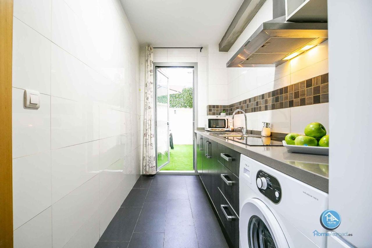 Paseo De La Salud Apartment Малага Екстериор снимка