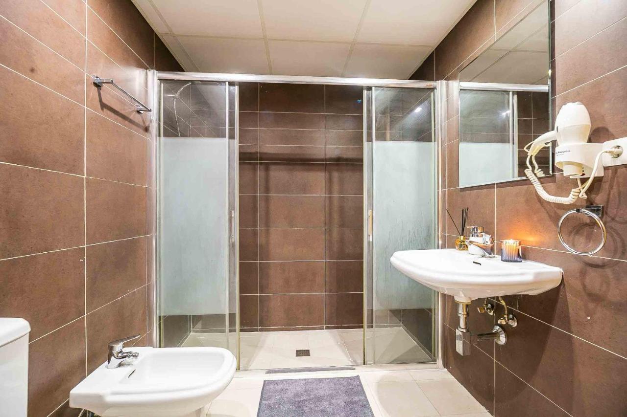 Paseo De La Salud Apartment Малага Екстериор снимка