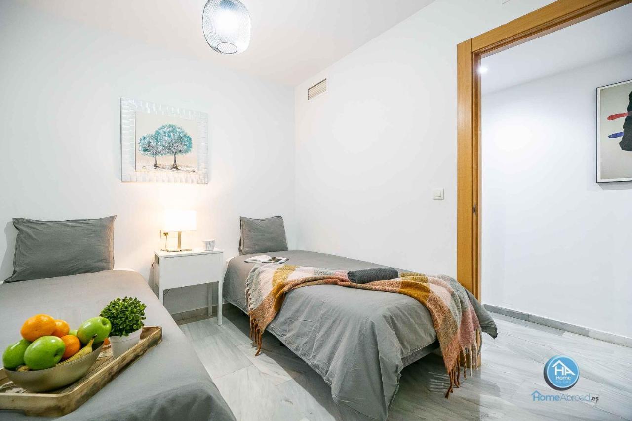 Paseo De La Salud Apartment Малага Екстериор снимка